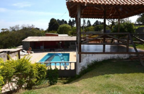 Casa para relaxar com piscina e WiFi em Mairinque, Mairinque